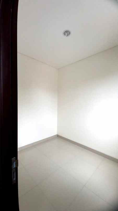 disewakan rumah la seine essence jgc