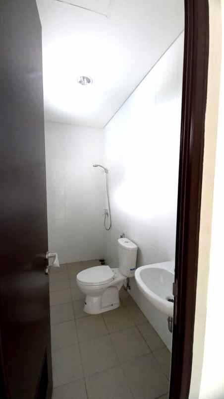 disewakan rumah la seine essence jgc