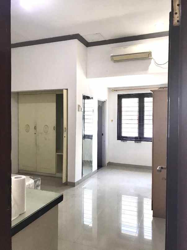 disewakan rumah manyar tompotika