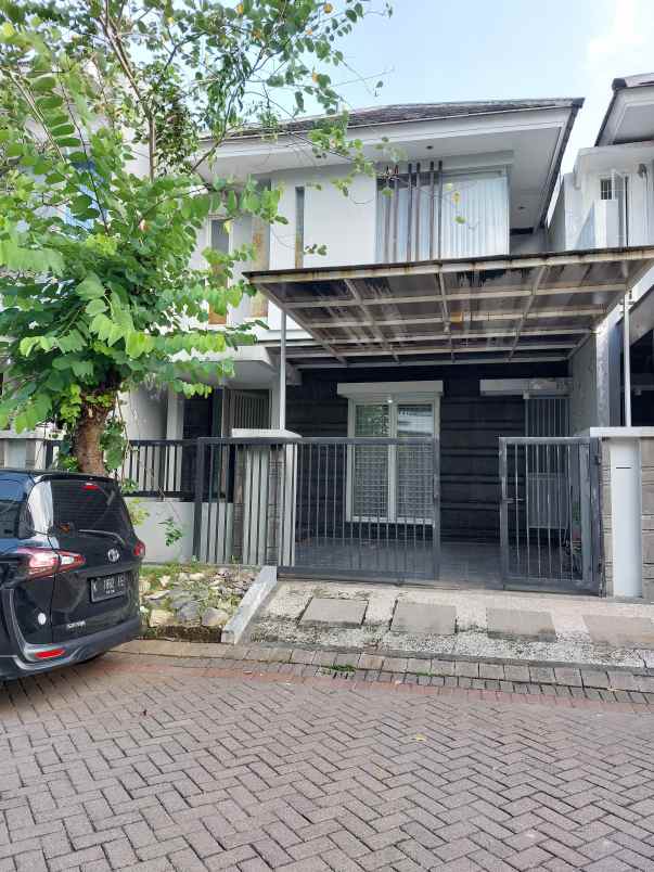 disewakan rumah pakuwon city