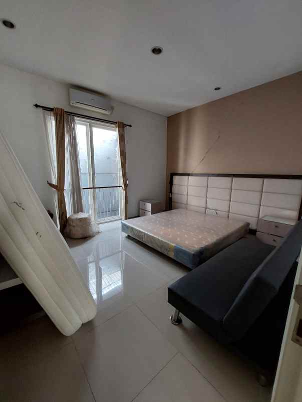 disewakan rumah pakuwon city