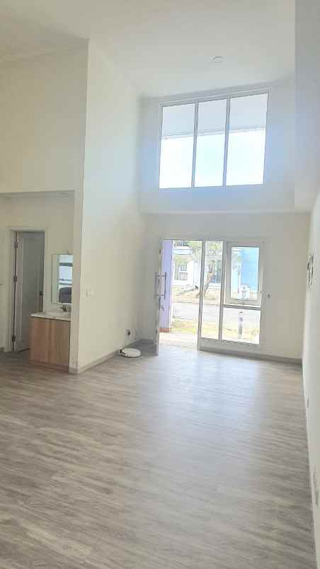 disewakan rumah suvarna sutera cluster