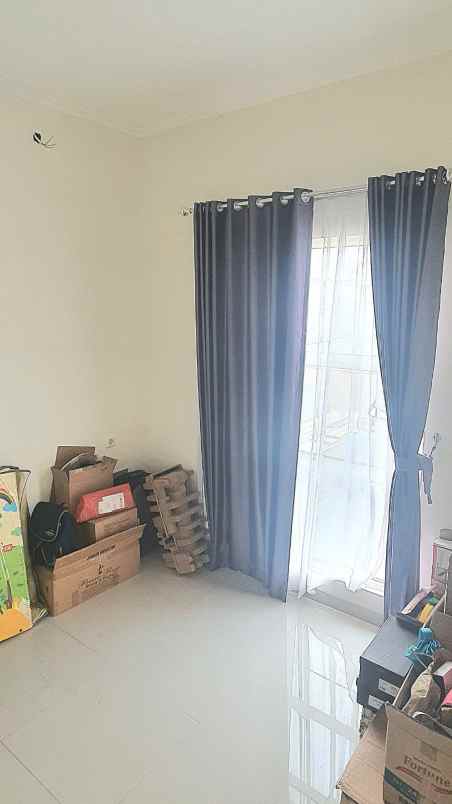 disewakan rumah suvarna sutera cluster