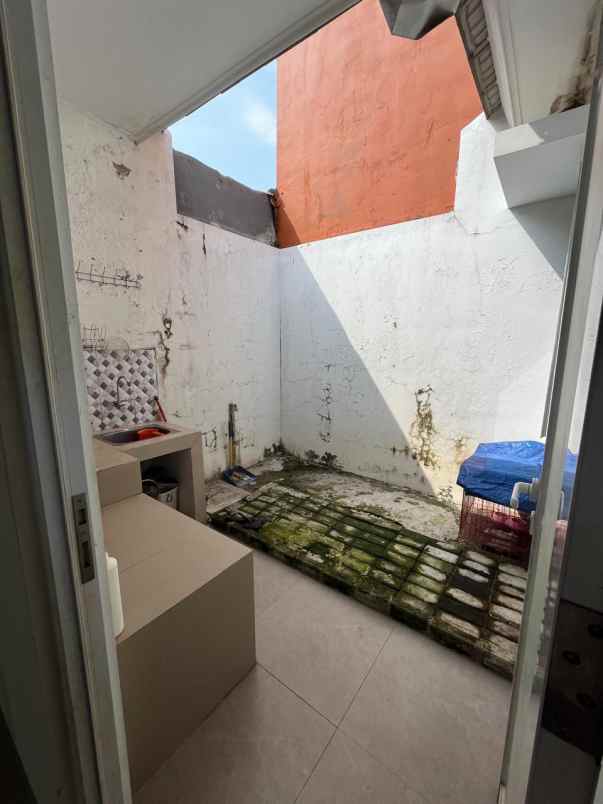 disewakan rumah victoria green residence