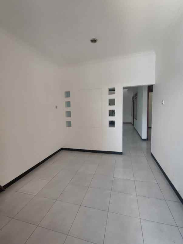 disewakan rumah wisma mukti