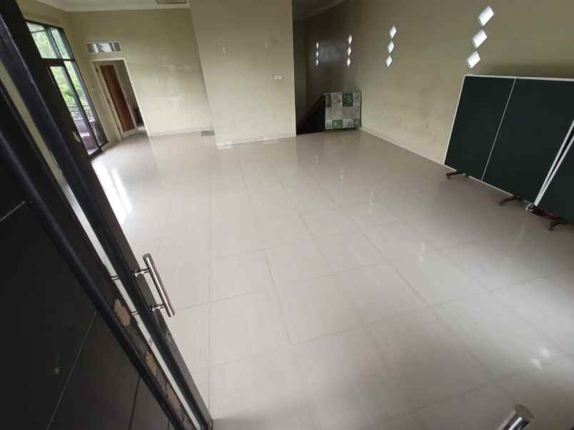disewakan villa alamat jalan cisarua km 80