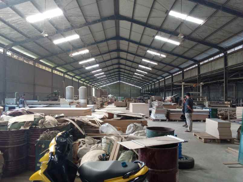 gudang bekas pabrik kertas