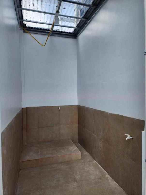 hunian 2 lantai modern di jalan arifin ahmad pekanbaru