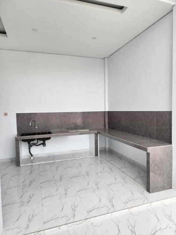 hunian 2 lantai modern di jalan arifin ahmad pekanbaru