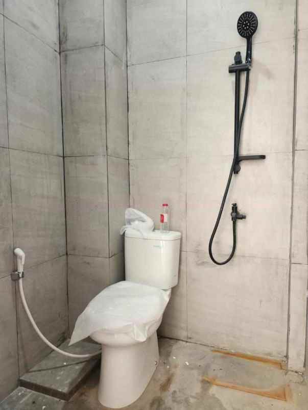 hunian 2 lantai modern di jalan arifin ahmad pekanbaru