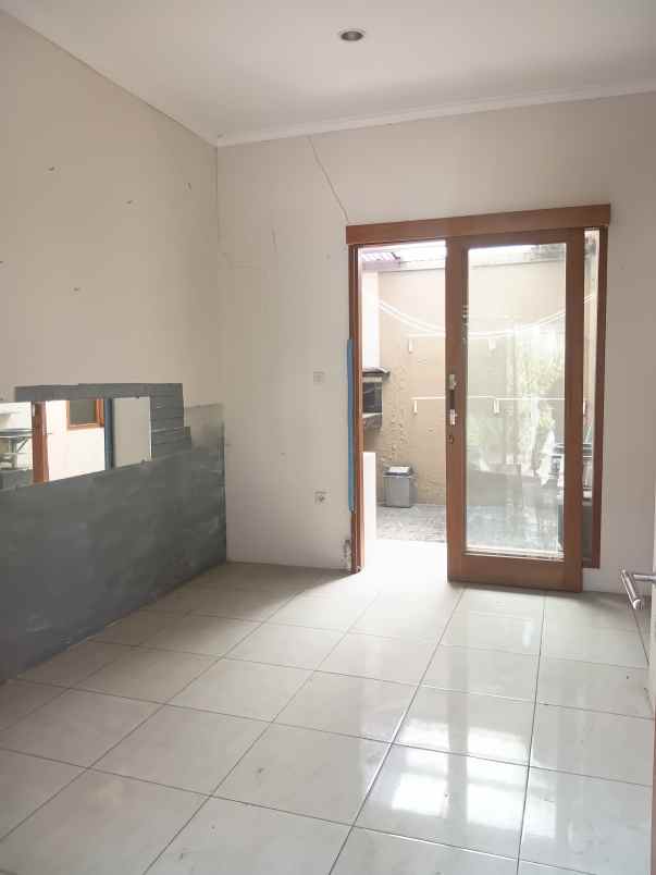 jual cepat rumah lokasi bagus di kota bali residence