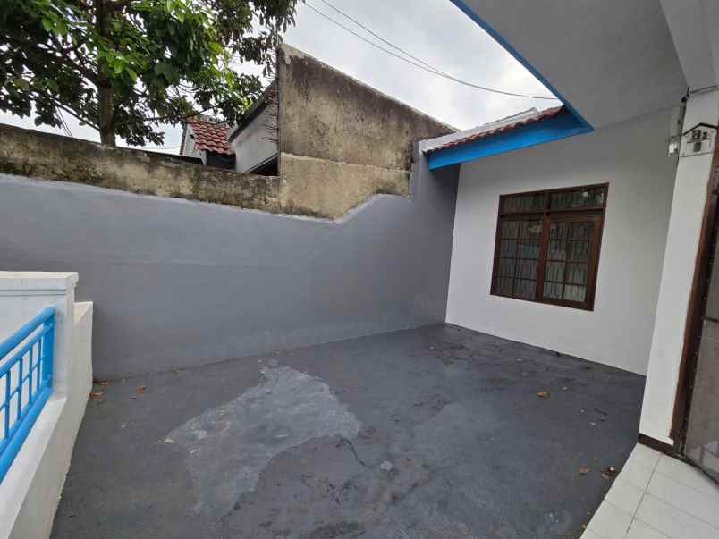 jual rumah taman holis indah 1 di bandung siap huni