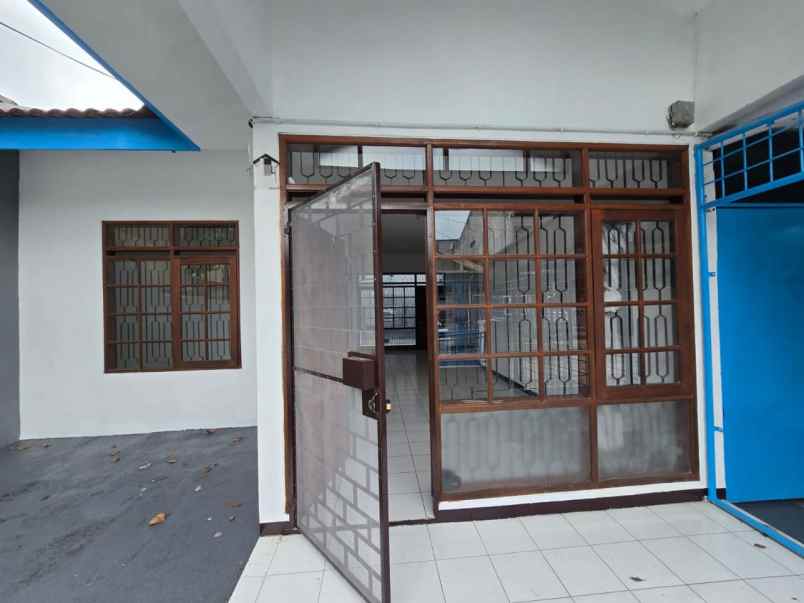 jual rumah taman holis indah 1 di bandung siap huni