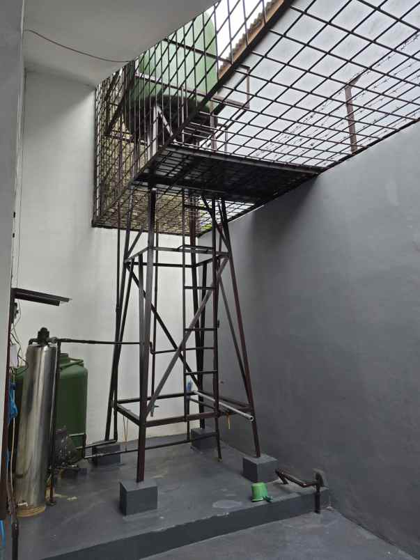 jual rumah taman holis indah 1 di bandung siap huni