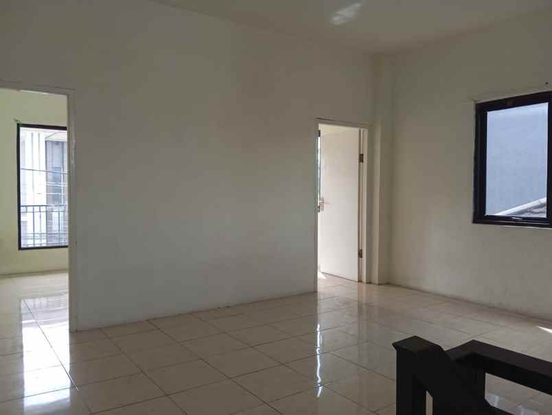 ruko mainroad ciwaruga 3 lantai cocok untuk usaha