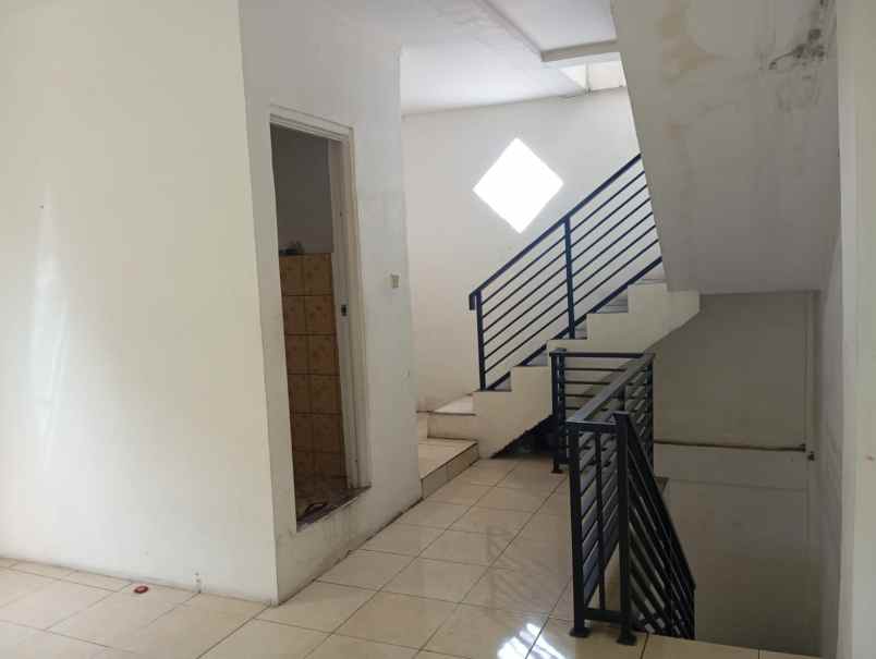 ruko mainroad ciwaruga 3 lantai cocok untuk usaha