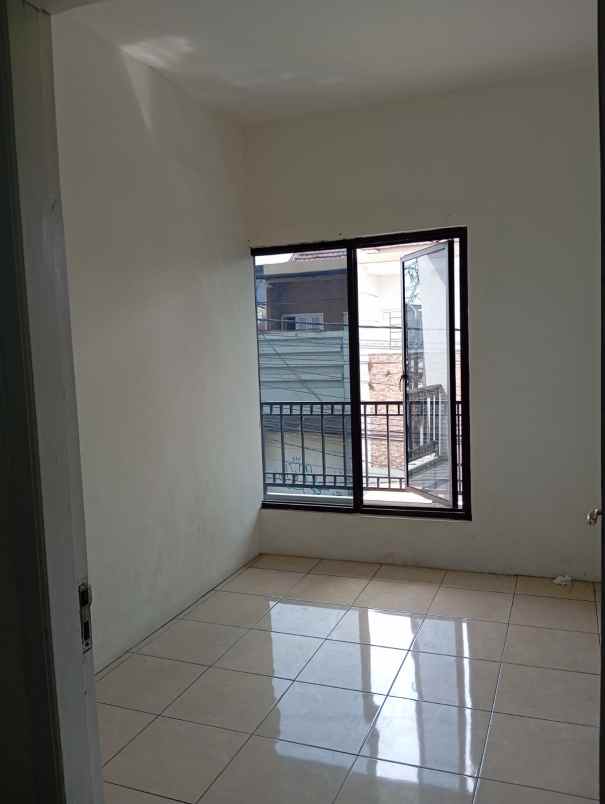 ruko mainroad ciwaruga 3 lantai cocok untuk usaha