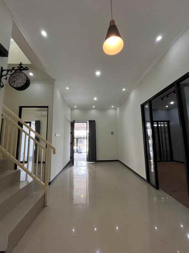 rumah 2 lantai 10 x 12