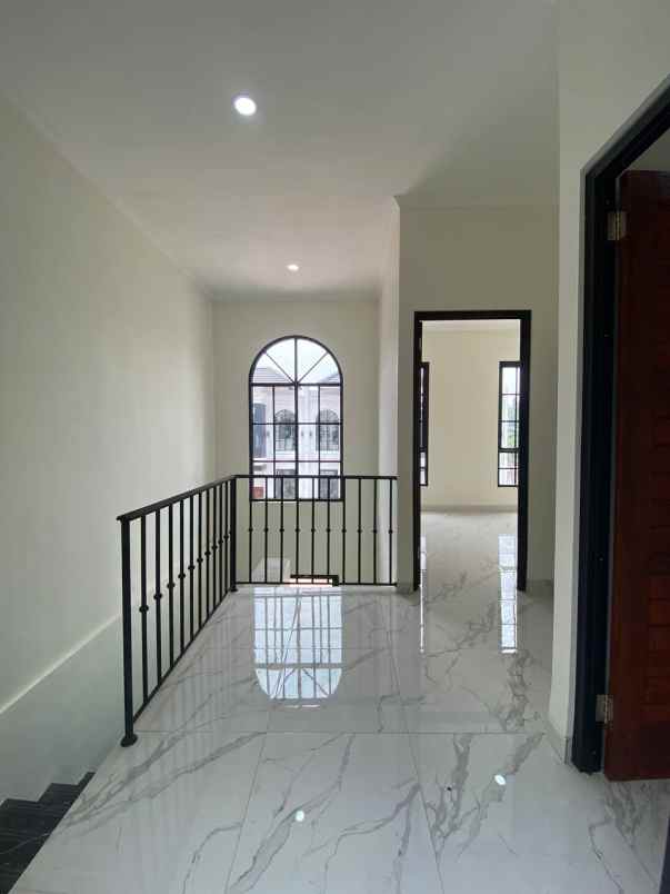 rumah 2 lantai dekat stasiun pondok rajeg cibinong