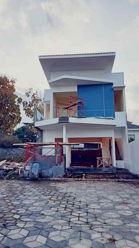 rumah 2 lantai lokasi dekat kawasan jatim park 1 batu