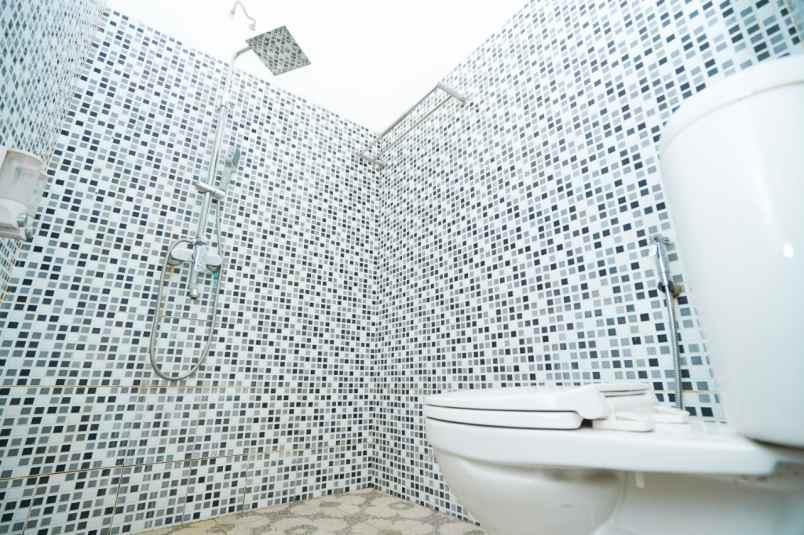 rumah 2 lantai siap huni di limo depok