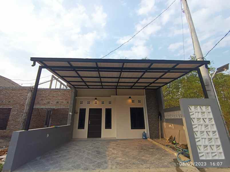 rumah 300jt an ditembalang luas tanah 120 meter