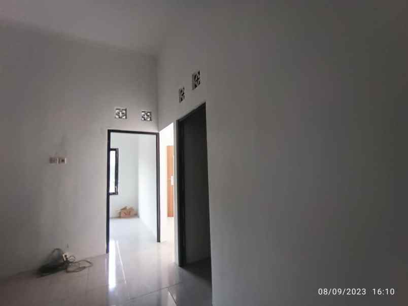 rumah 300jt an ditembalang luas tanah 120 meter