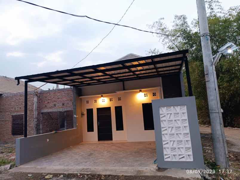 rumah 300jt an ditembalang luas tanah 120 meter