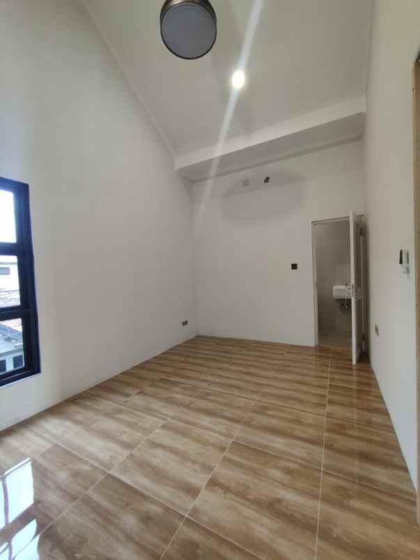 rumah baru dalam komplek di duren sawit jaktim