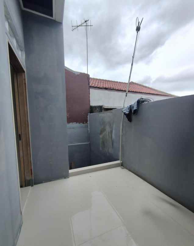 rumah baru dalam komplek di duren sawit jaktim