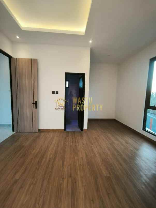 rumah baru desain industrial dalam cluster di sleman