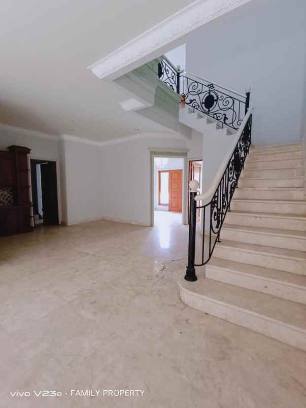 rumah baru mewah strategis di jln veteran bintaro