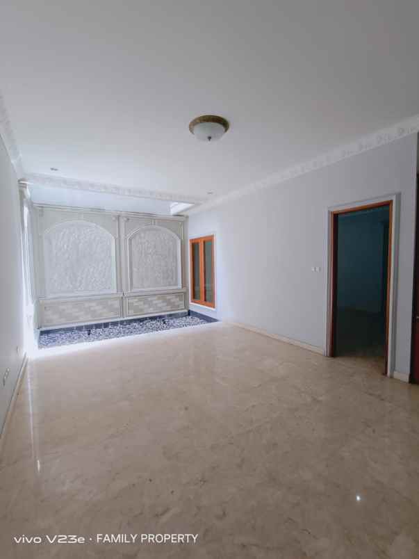 rumah baru mewah strategis di jln veteran bintaro