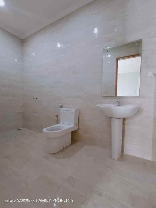 rumah baru mewah strategis di jln veteran bintaro