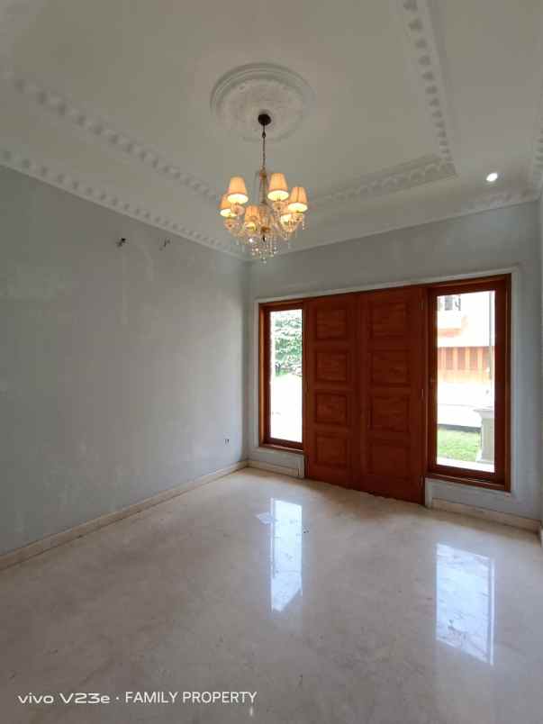 rumah baru mewah strategis di jln veteran bintaro