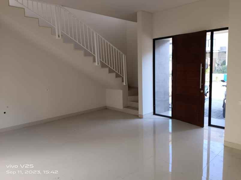 rumah baru minimalis hanya 5 menit ke bandara juanda