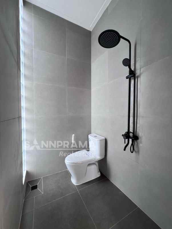 rumah cantik 2 lt namaya pondok petir depok