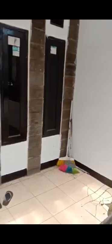 rumah ciloa cilame pinggir jalan