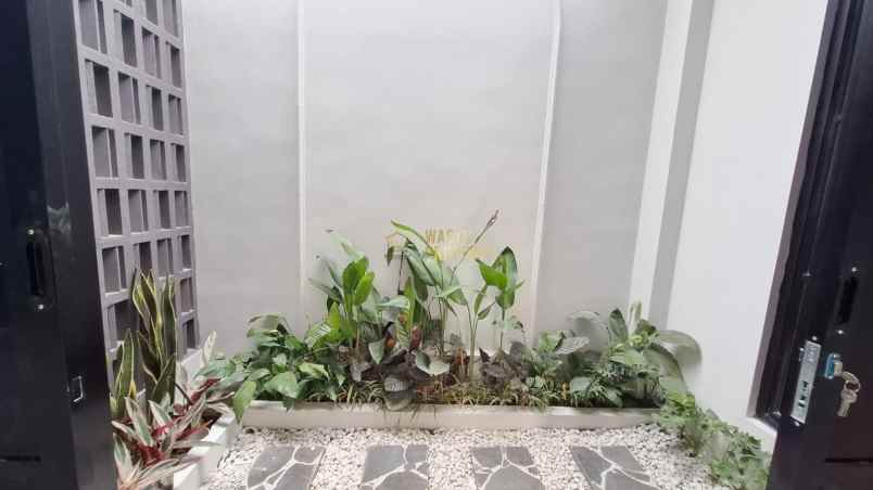 rumah classic di purwomartani kalasan shm terbaik