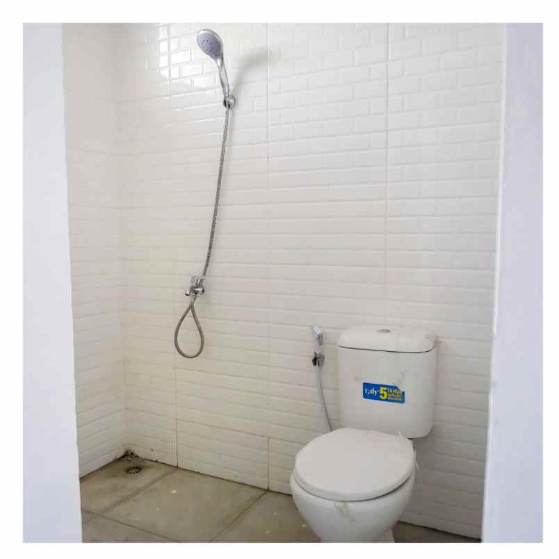 rumah cluster dekat stasiun depok baru