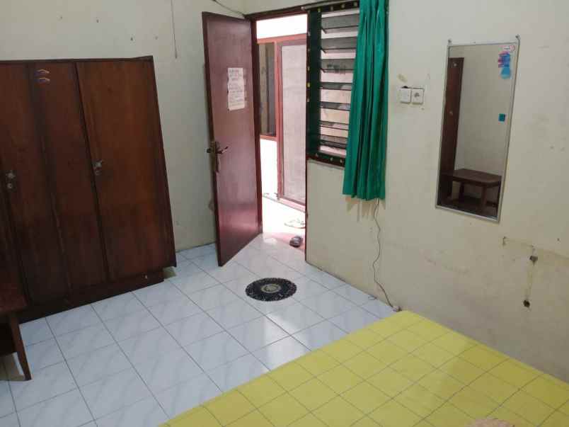 rumah dan kost 2 lantai ketintang siap cari cuan