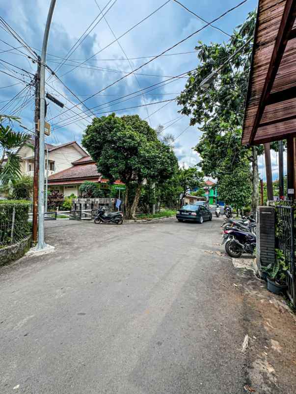 rumah di jl cikutra baru kota bandung