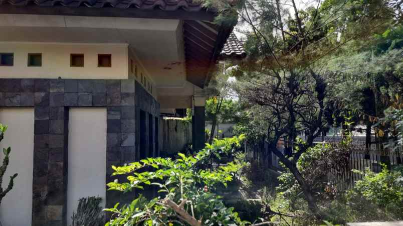 rumah di jl cikutra baru kota bandung