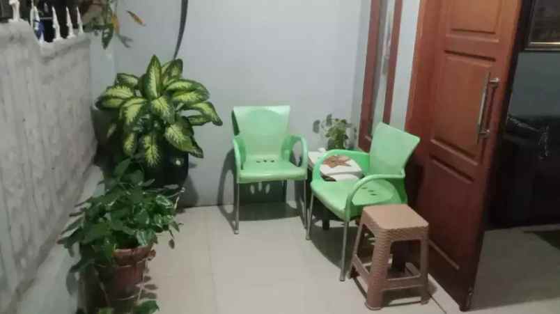 rumah dijual 2 lantai siap huni di ciputat