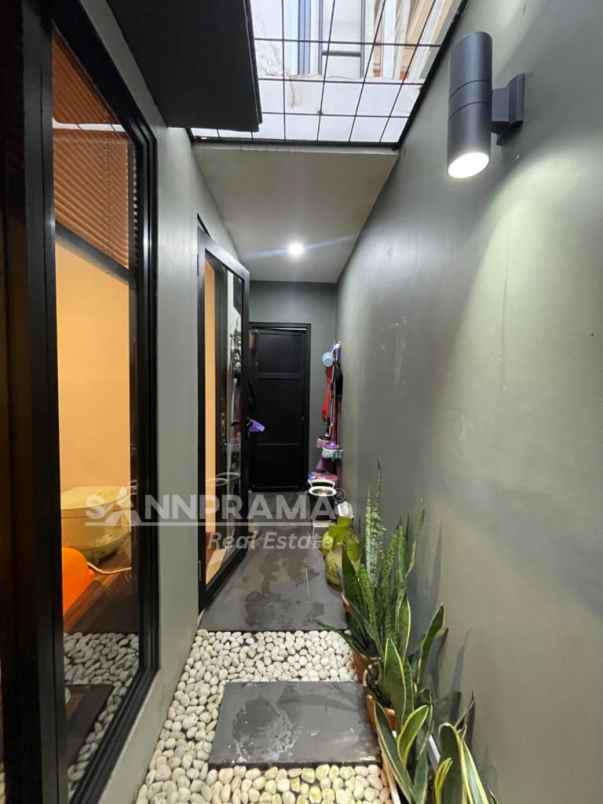 rumah full furnished dekat tol sawangan depok