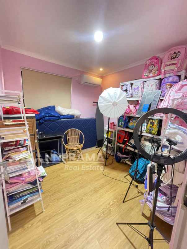 rumah full furnished dekat tol sawangan depok