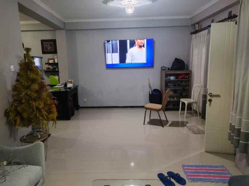 rumah gubeng kertajaya strategis tengah kota