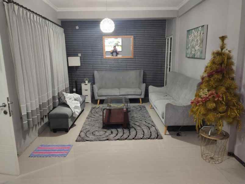 rumah gubeng kertajaya strategis tengah kota