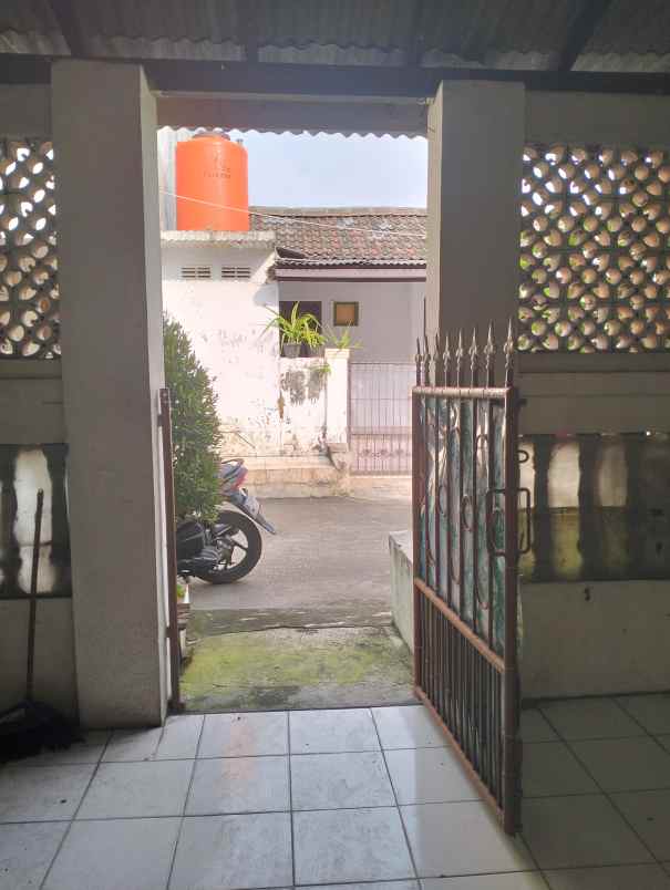 rumah hook strategis wisma asri