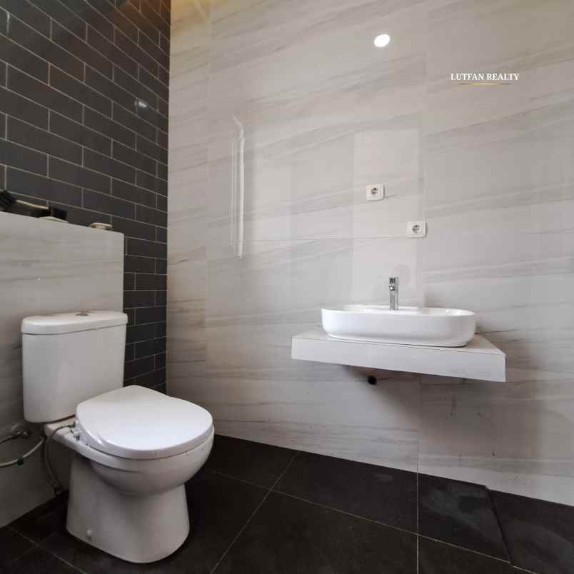 rumah jagakarsa american classic dalam cluster